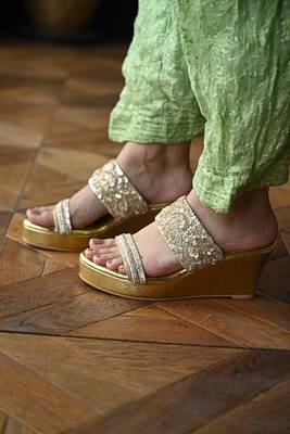 Gold dual strap handwork wedges 4