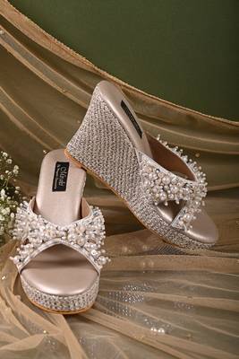 White handwork  wedges with beads and pearls 3