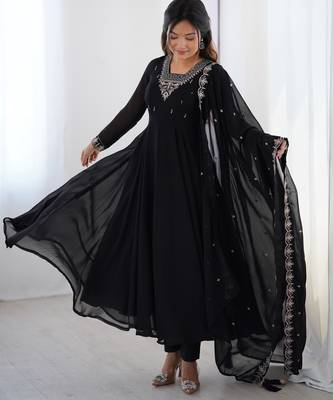 Black Flowy Kurti Set with Dupatta 1