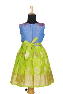 Kids green shaded organza pattu pavadai frocks 1