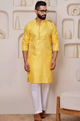 Men yellow cotton blend kurta with ethnic sequin embroidery