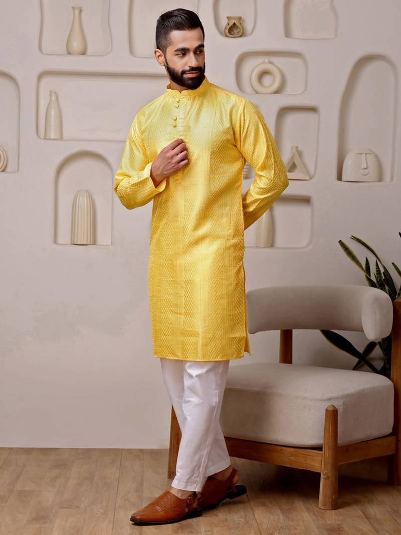 Men yellow cotton blend kurta with ethnic sequin embroidery