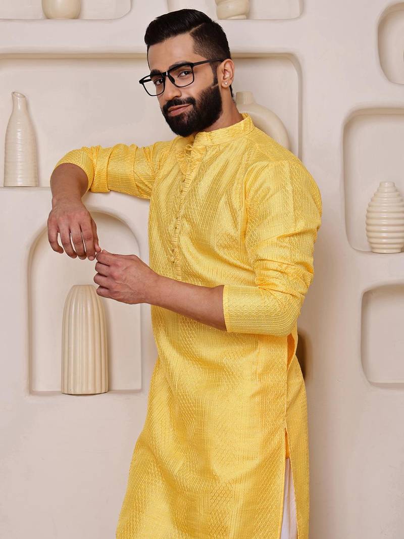 Men yellow cotton blend kurta with ethnic sequin embroidery