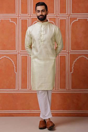 Men green kurta in cotton blend with vertical sequin embroidery