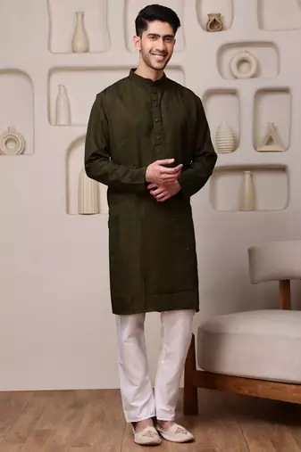 Men green kurta in cotton blend with all-over sequin embroidery