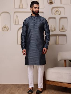 Men grey silk blend kurta with textured jacquard pattern finish 1