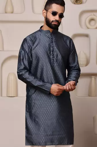 Men grey silk blend kurta with textured jacquard pattern finish