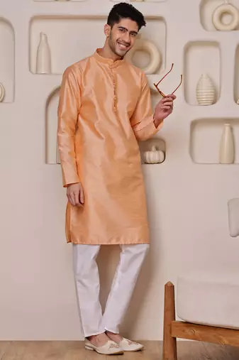 Men peach feather-soft kurta in georgette with minimal look