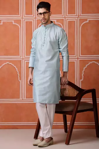 Men midnight blue self-jacquard kurta in silk blend for festive