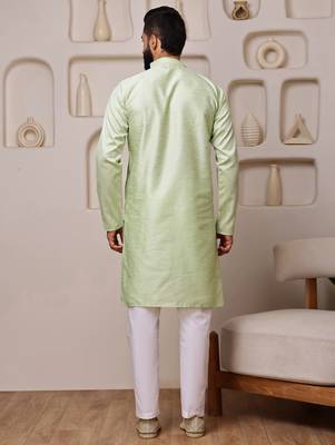 Men green jacquard with embroidered silk blend kurta with mirror embellishment 3