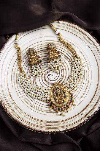 White hydra beads godess necklace set