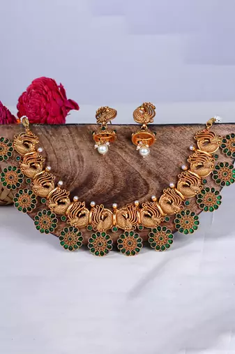 Copper made elegant green kemp peacock necklace set
