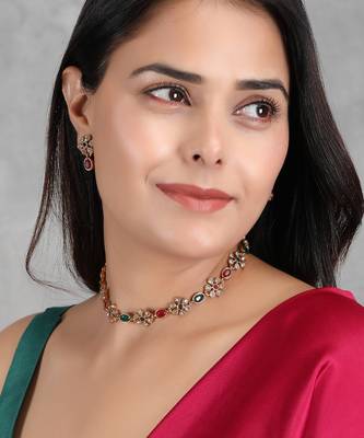 Ruby green kemp studded sleek flower necklace set 2