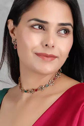 Ruby green kemp studded sleek flower necklace set