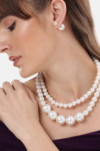 elegant 2 layer white pearl beaded necklace set with matching stud earrings