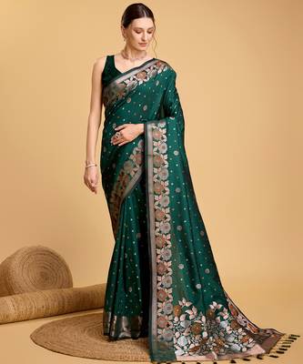 green jacquard saree with blouse piece 1
