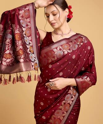 maroon jacquard saree with blouse piece 4