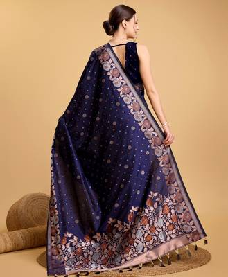 blue jacquard saree with blouse piece 5