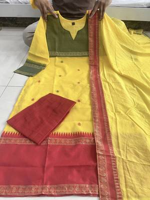 Kanchi Cotton Kurta Set with Zari Dupatta  5