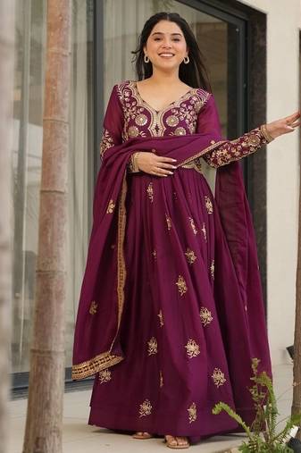 Star georgette with embroidered work wedding gown dupatta