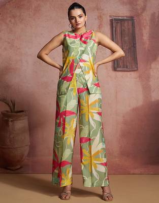 Elegant green muslin cord set with vibrant floral print 5