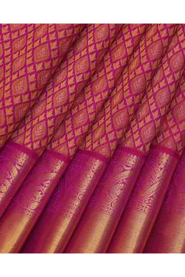 Magenta zari work silk saree 3