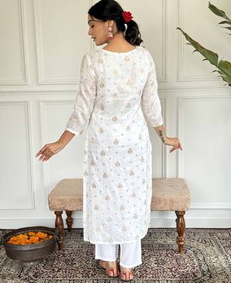 White floral jacquard embroidery silk kurta set with jacquard bandhani dupatta for women 3