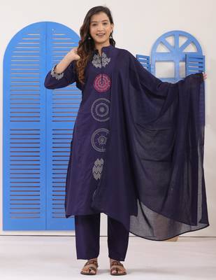 Navy Blue Embroidered Cotton Suit Set with Dupatta 2