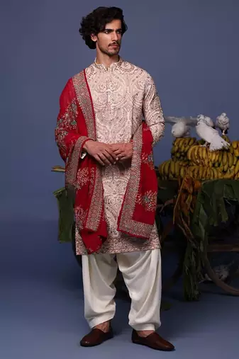 Khusro pink kurta set