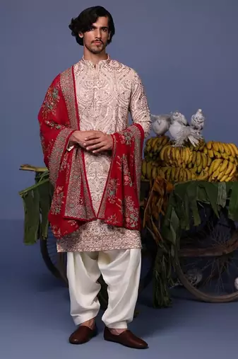 Khusro pink kurta set