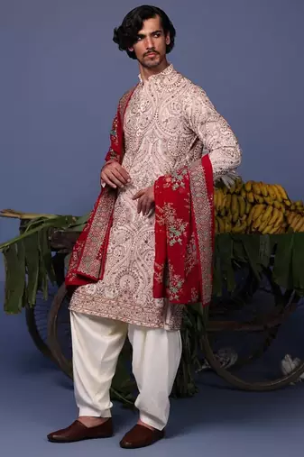 Khusro pink kurta set