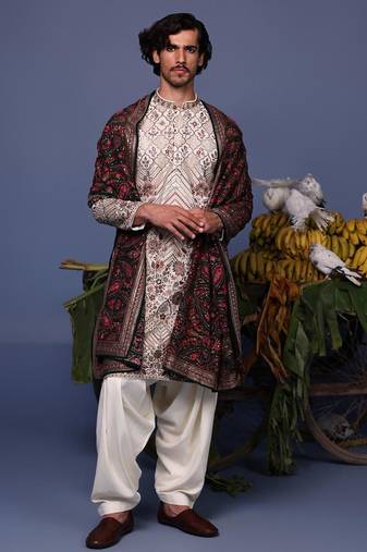 Abroo ivory kurta set