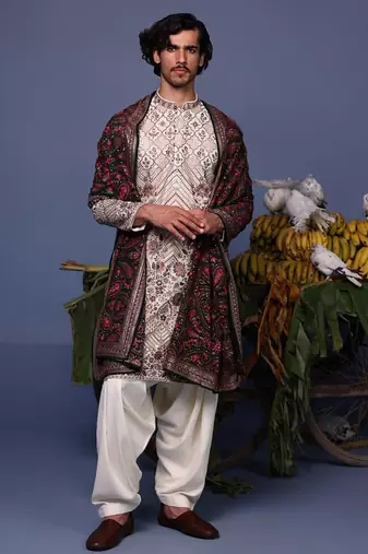 Abroo ivory kurta set
