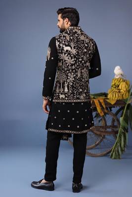 Zubir pichwai zari black kurta 1 jacket set 5