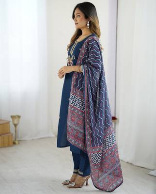 Women's  Chanderi Silk Embroidery Straight Kurta with Pant and Dupatta Set 5
