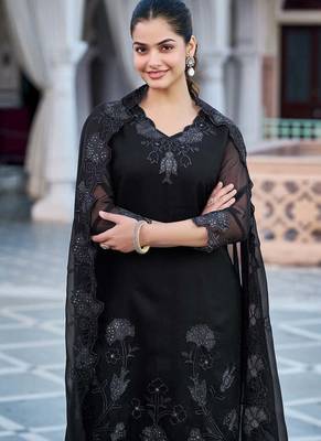 Women's  Fox Georgette Embroidery Straight Kurta with Pant and Dupatta Set 4