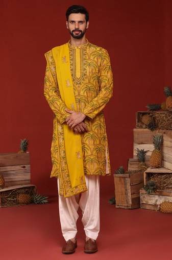 Chaitanya haldi kurta set