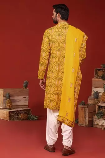 Chaitanya haldi kurta set