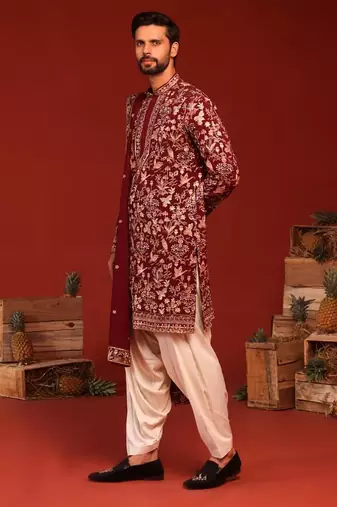Dhrita maroon kurta set