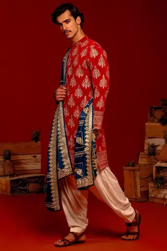 Pravar red kurta set