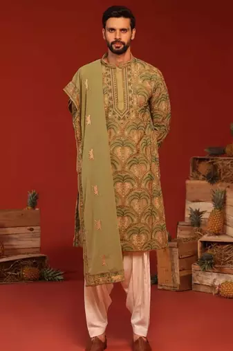 Anvay mehandi kurta set
