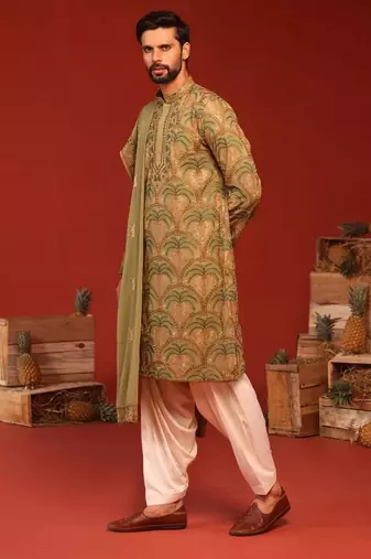 Anvay mehandi kurta set