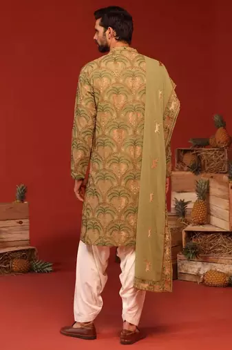 Anvay mehandi kurta set