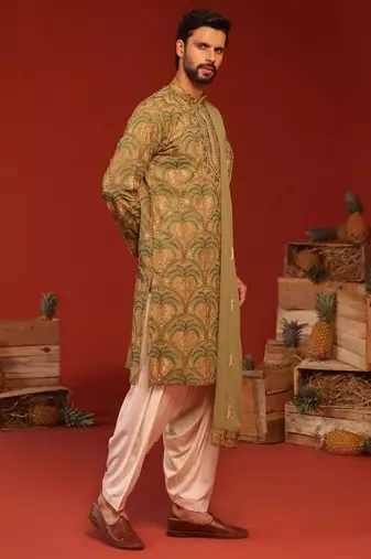 Anvay mehandi kurta set
