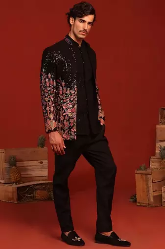 Zainab black jodhpuri set