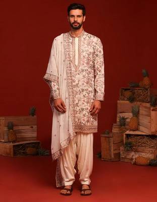 Chinmay ivory kurta set 1