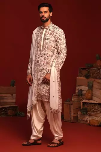 Chinmay ivory kurta set