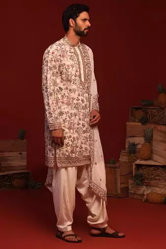 Chinmay ivory kurta set