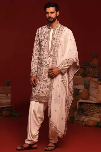 Chinmay ivory kurta set