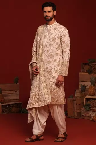 Madhur ivory kurta set